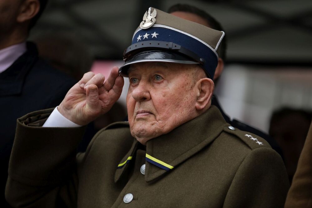 Uroczystość odsłonięcia tablicy poświęconej żołnierzom podziemia niepodległościowego i ofiarom komunistycznego terroru – Koszalin, 1 marca 2024. Fot. Mikołaj Bujak (IPN)