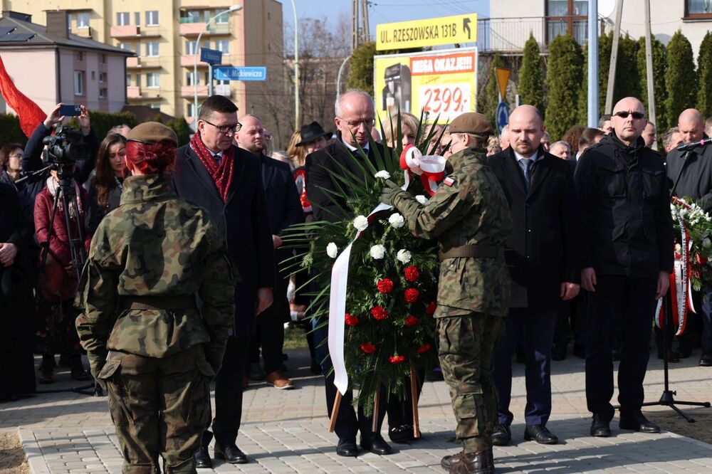 Uroczystość odsłonięcia pomnika ppłk. Ludwika Marszałka oraz Żołnierzy Niezłomnych – Dębica, 3 marca 2024. Fot. Katarzyna Gajda-Bator (IPN)