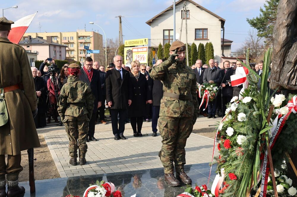 Uroczystość odsłonięcia pomnika ppłk. Ludwika Marszałka oraz Żołnierzy Niezłomnych – Dębica, 3 marca 2024. Fot. Katarzyna Gajda-Bator (IPN)