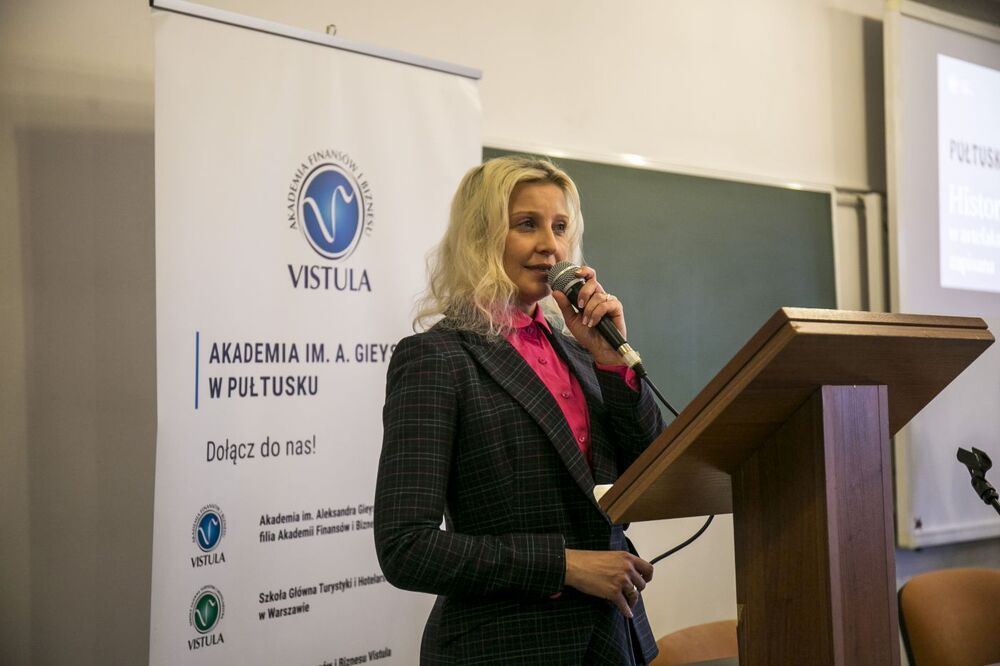 Spotkanie w ramach projektu „Historia w artefaktach zapisana” poświęcone podziemiu niepodległościowemu – Pułtusk, 5 marca 2024. Fot. Katarzyna Adamów (IPN)