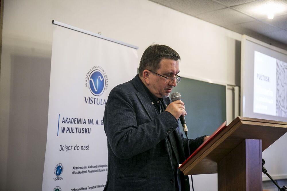 Spotkanie w ramach projektu „Historia w artefaktach zapisana” poświęcone podziemiu niepodległościowemu – Pułtusk, 5 marca 2024. Fot. Katarzyna Adamów (IPN)