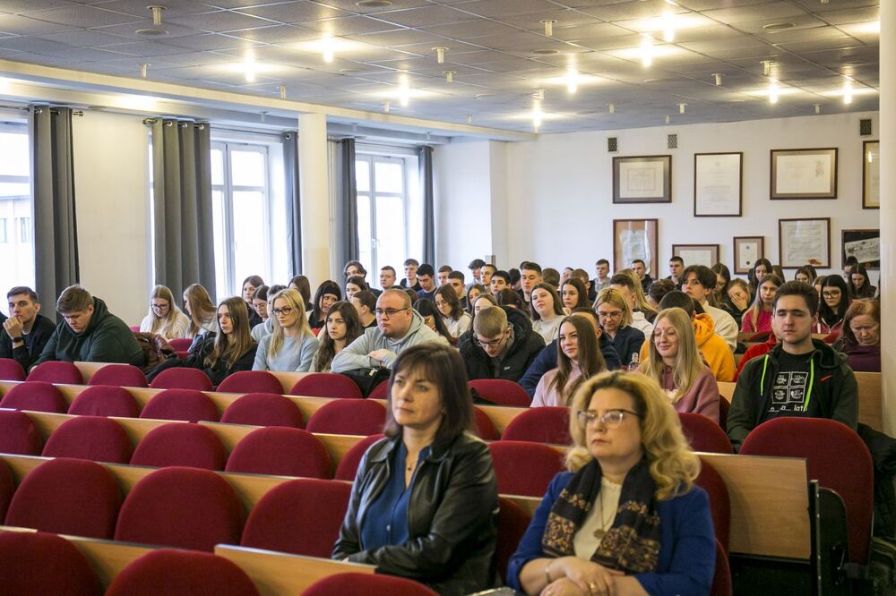Spotkanie w ramach projektu „Historia w artefaktach zapisana” poświęcone podziemiu niepodległościowemu – Pułtusk, 5 marca 2024. Fot. Katarzyna Adamów (IPN)