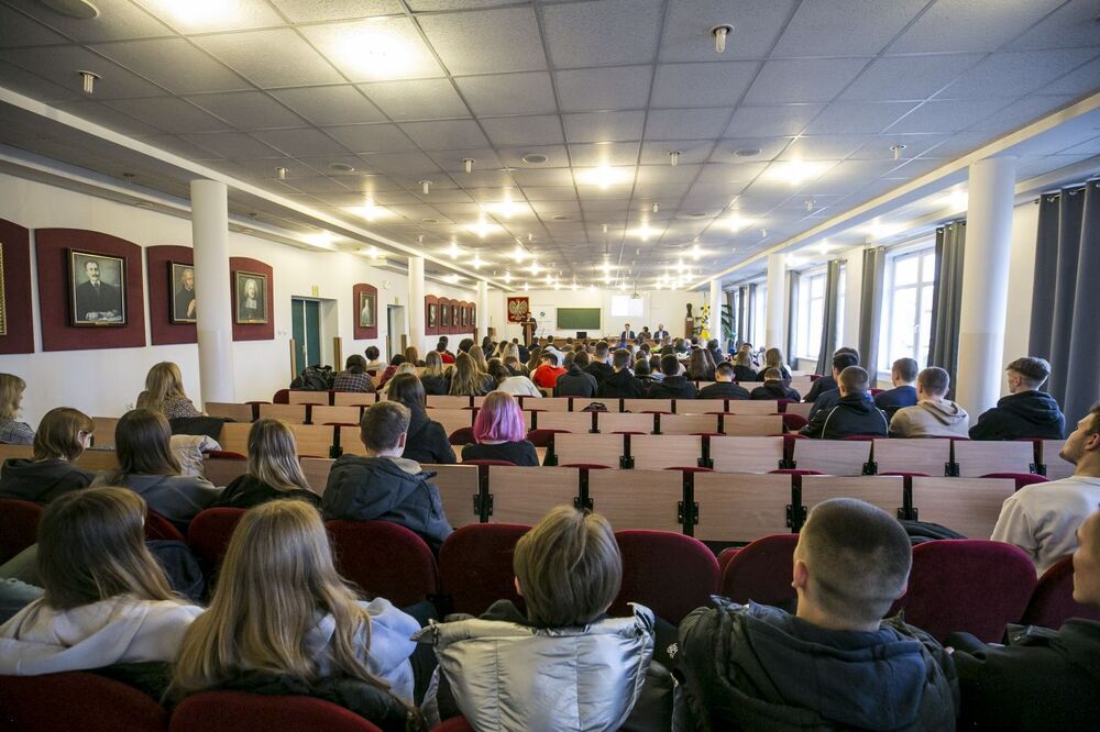 Spotkanie w ramach projektu „Historia w artefaktach zapisana” poświęcone podziemiu niepodległościowemu – Pułtusk, 5 marca 2024. Fot. Katarzyna Adamów (IPN)