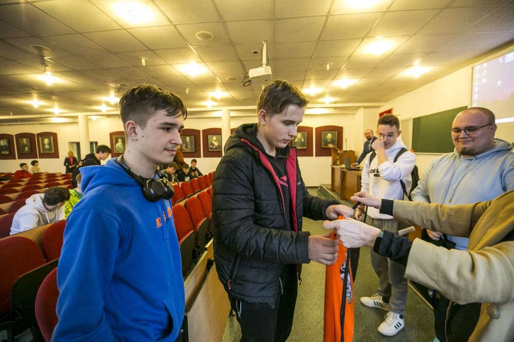 Spotkanie w ramach projektu „Historia w artefaktach zapisana” poświęcone podziemiu niepodległościowemu – Pułtusk, 5 marca 2024. Fot. Katarzyna Adamów (IPN)