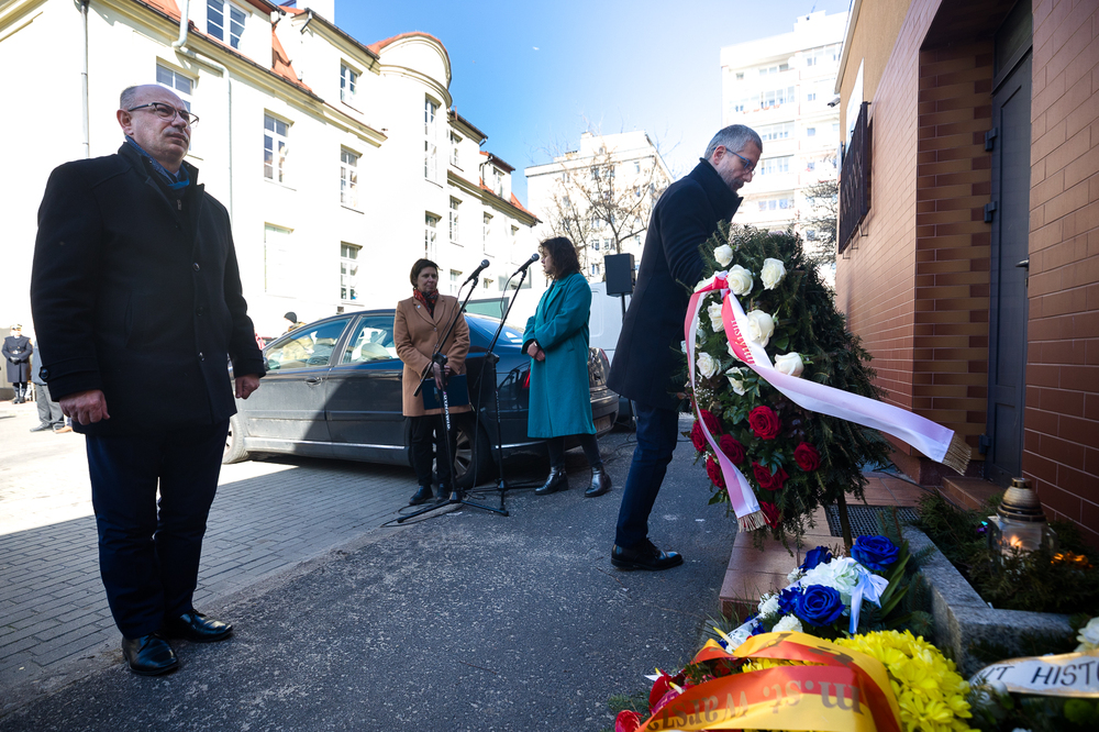 Oddaliśmy hołd zamordowanym mieszkańcom i opiekunom bunkra „Krysia” – Warszawa, 7 marca 2024. Fot. Sławek Kasper (IPN)