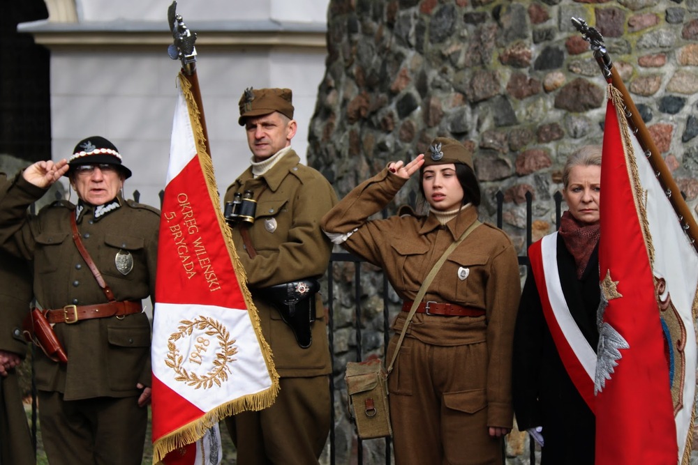 Poświęcenie płaskorzeźby i kamienia węgielnego pomnika Kresowych Żołnierzy Wyklętych – Braniewo, 9 marca 2024. Fot. IPN Gdańsk