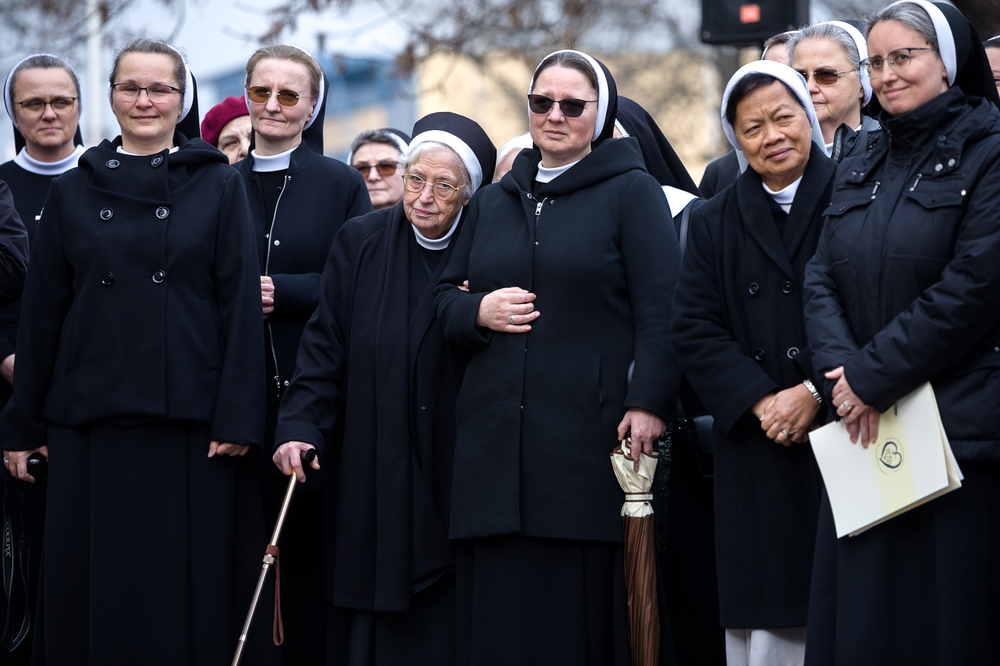 Uroczystość odsłonięcia tablicy poświęconej działalności sióstr nazaretanek – Warszawa, 16 marca 2024. Fot. Sławek Kasper (IPN)