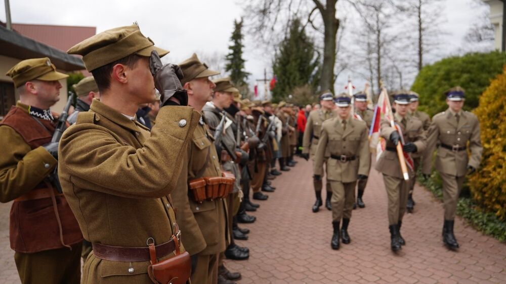 Odsłonięcie pomnika cc. mjr. Hieronima Dekutowskiego ps. „Zapora” – Bełżyce, 17 marca 2024. Fot. Szczepan Barczyk (oddział IPN w Lublinie)