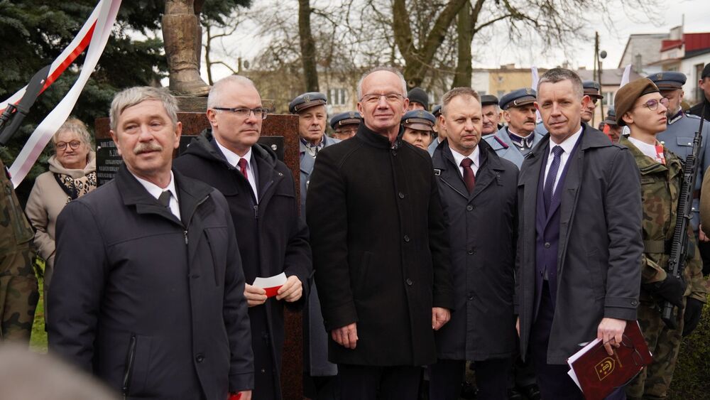 Odsłonięcie pomnika cc. mjr. Hieronima Dekutowskiego ps. „Zapora” – Bełżyce, 17 marca 2024. Fot. Szczepan Barczyk (oddział IPN w Lublinie)