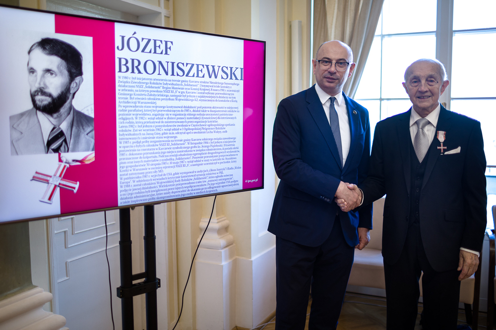 Uroczystość wręczenia Krzyży Wolności i Solidarności byłym działaczom opozycji niepodległościowej z lat 1956–1989. Fot. Sławek Kasper (IPN)