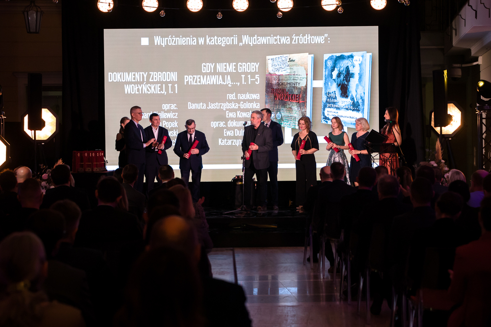 Sygnety wydawnictwa IPN – uroczysta gala wręczenia nagród za Najlepszą Książkę Roku 2023. Fot. Sławek Kasper (IPN)