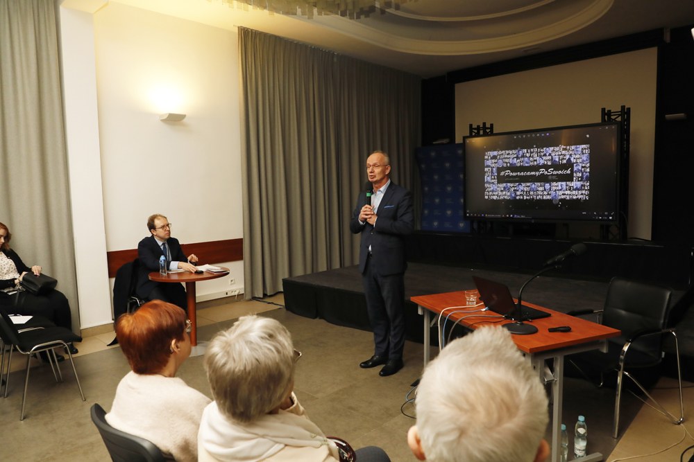 Wykład dr. hab. Krzysztofa Szwagrzyka, zastępcy prezesa IPN, dla słuchaczy Instytutu Trzeciego Wieku – Warszawa, 22 marca 2024. Fot. Piotr Życieński (IPN)