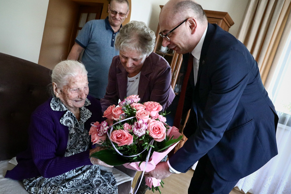 97. urodziny Weroniki Bar, ratującej Żydów podczas II wojny światowej – Markowa, 17 kwietnia 2024 r. Fot. Sławek Kasper (IPN)