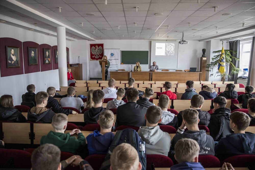 Nowa wystawa z cyklu „Historia w artefaktach zapisana” – Pułtusk, 18 kwietnia 2024. Fot. Katarzyna Adamów (IPN)