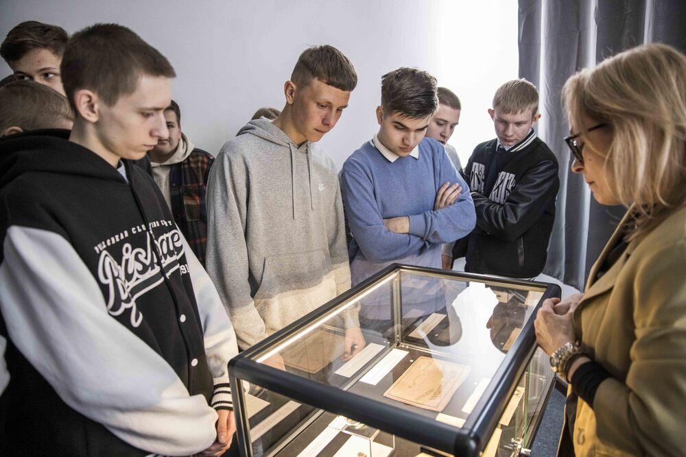 Nowa wystawa z cyklu „Historia w artefaktach zapisana” – Pułtusk, 18 kwietnia 2024. Fot. Katarzyna Adamów (IPN)