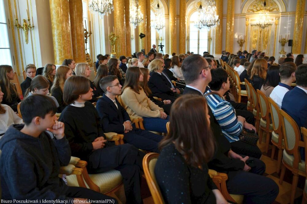 Finał VII edycji projektu edukacyjnego „Łączka i inne miejsca poszukiwań” na Zamku Królewskim w Warszawie – 24 kwietnia 2024. Fot. IPN