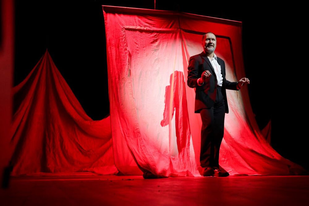 Spektakl muzyczny „Polska Parada. Naszą bronią jest piosenka” – Mława, 25 kwietnia 2024. Fot. Mikołaj Bujak (IPN)