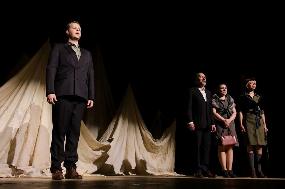 Spektakl muzyczny „Polska Parada. Naszą bronią jest piosenka” – Mława, 25 kwietnia 2024. Fot. Mikołaj Bujak (IPN)