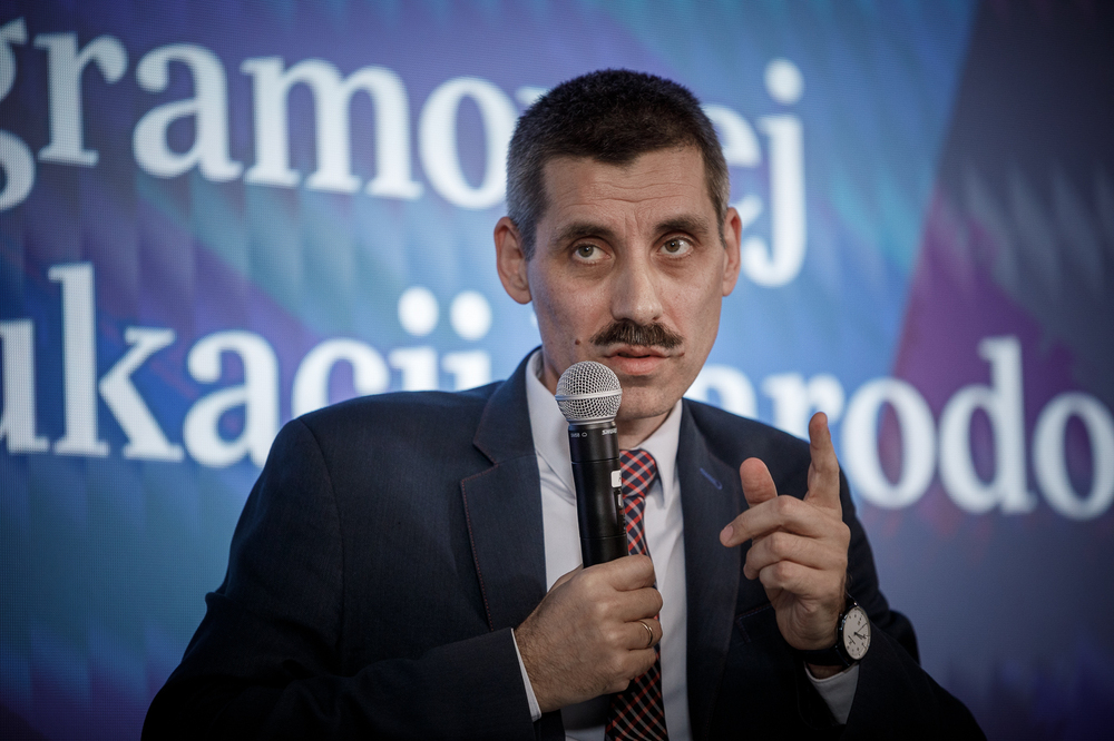 Debata o zmianach w podstawie programowej nauczania historii. Na zdj. prof. Mirosław Szumiło – Warszawa, 7 maja 2024. Fot. Sławek Kasper (IPN)