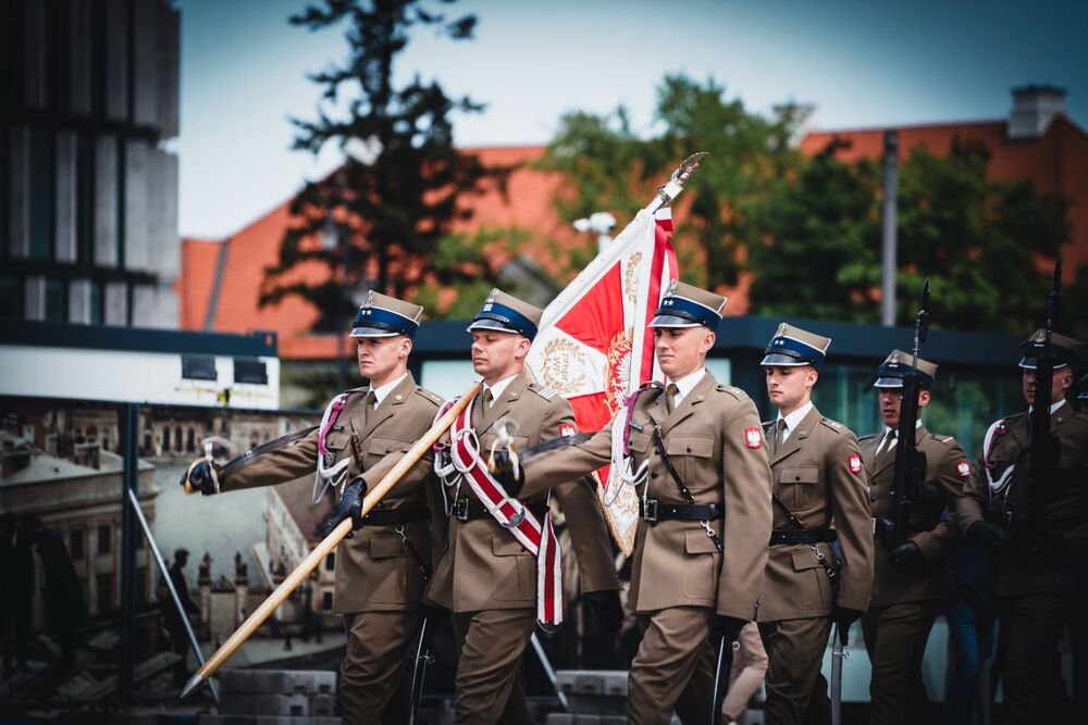 Uroczystości w 89. rocznicę śmierci Marszałka Józefa Piłsudskiego, 54. rocznicę śmierci gen. Władysława Andersa oraz 80. rocznicę Bitwy o Monte Cassino – Warszawa, plac Marszałka Józefa Piłsudskiego,11 maja 2024. Fot. Mateusz Niegowski (IPN)