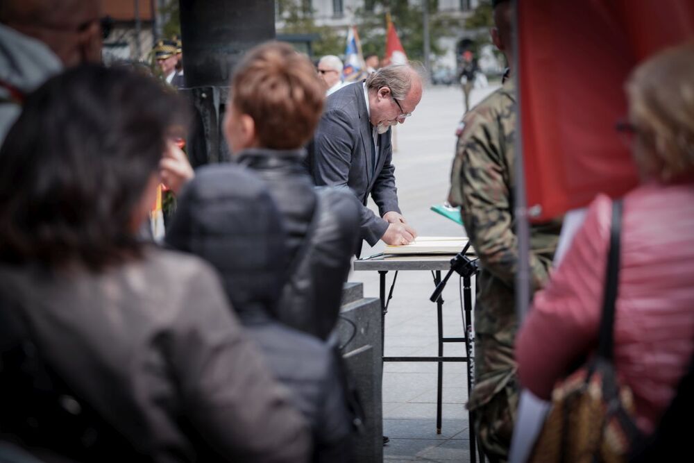 Uroczystości w 89. rocznicę śmierci Marszałka Józefa Piłsudskiego, 54. rocznicę śmierci gen. Władysława Andersa oraz 80. rocznicę Bitwy o Monte Cassino – Warszawa, plac Marszałka Józefa Piłsudskiego,11 maja 2024. Fot. Mateusz Niegowski (IPN)