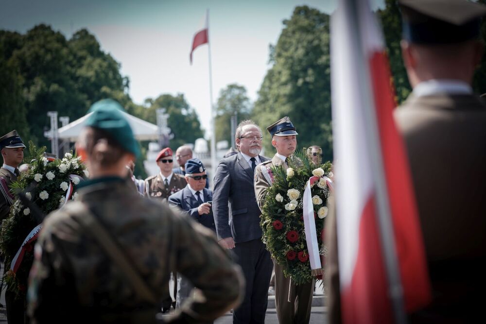Uroczystości w 89. rocznicę śmierci Marszałka Józefa Piłsudskiego, 54. rocznicę śmierci gen. Władysława Andersa oraz 80. rocznicę Bitwy o Monte Cassino – Warszawa, pomnik Marszałka Józefa Piłsudskiego,11 maja 2024. Fot. Mateusz Niegowski (IPN)