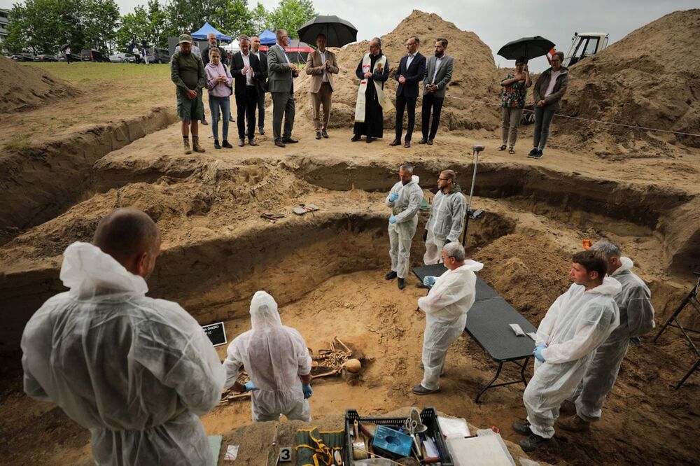 Konferencja prasowa dotycząca masowych mogił Polaków na Polach Igielskich w Dolinie Śmierci w Chojnicach – 23 maja 2024. Fot. Mikołaj Bujak (IPN)