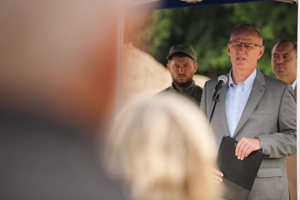 Konferencja prasowa dotycząca masowych mogił Polaków na Polach Igielskich w Dolinie Śmierci w Chojnicach – 23 maja 2024. Fot. Mikołaj Bujak (IPN)