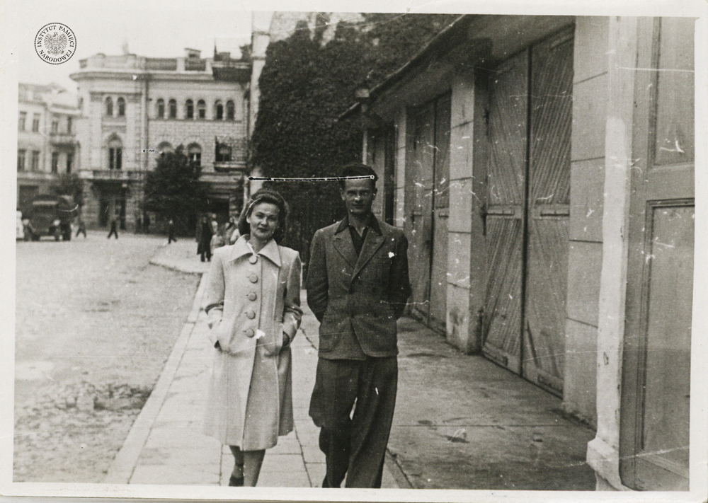 Henryk Żuk z siostrą Jadwigą (fot. z zasobu AIPN)
