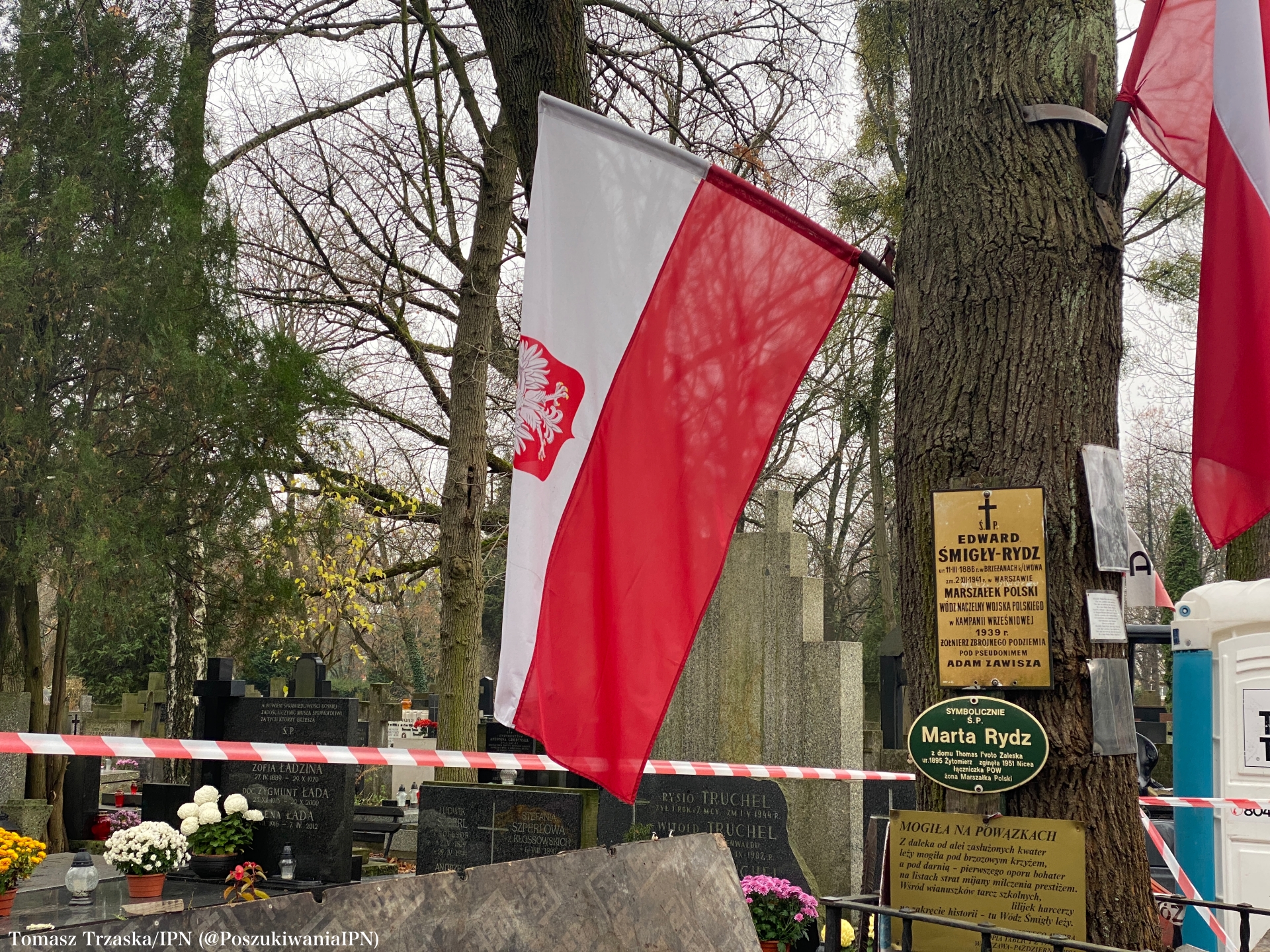 Warszawa: Prace ekshumacyjne w grobie Marszałka Edwarda Śmigłego-Rydza