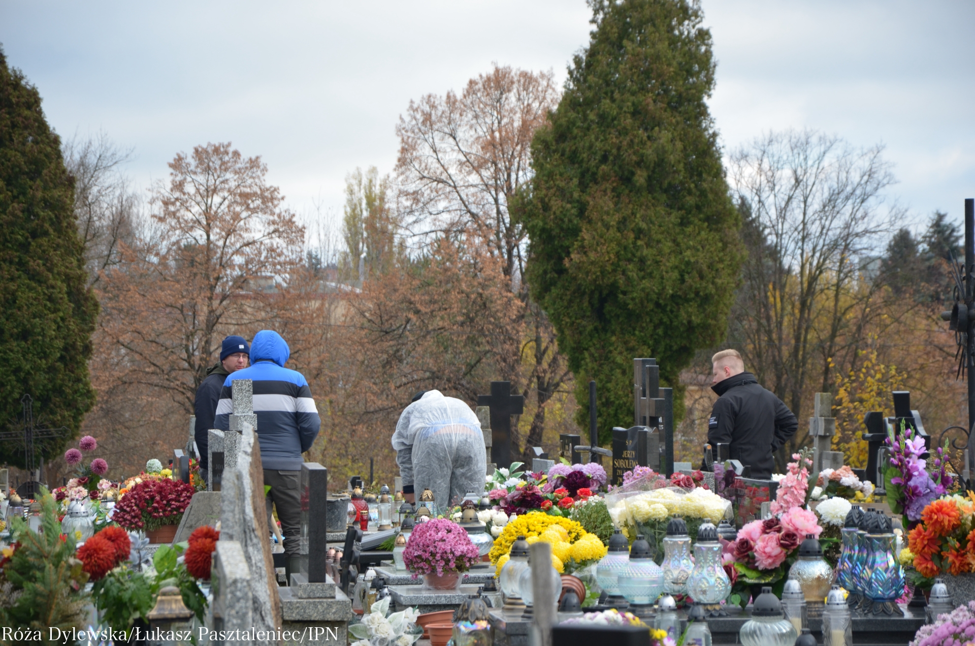 Lublin: Na cmentarzu przy ul. Unickiej odnaleziono szczątki czterech ofiar terroru komunistycznego