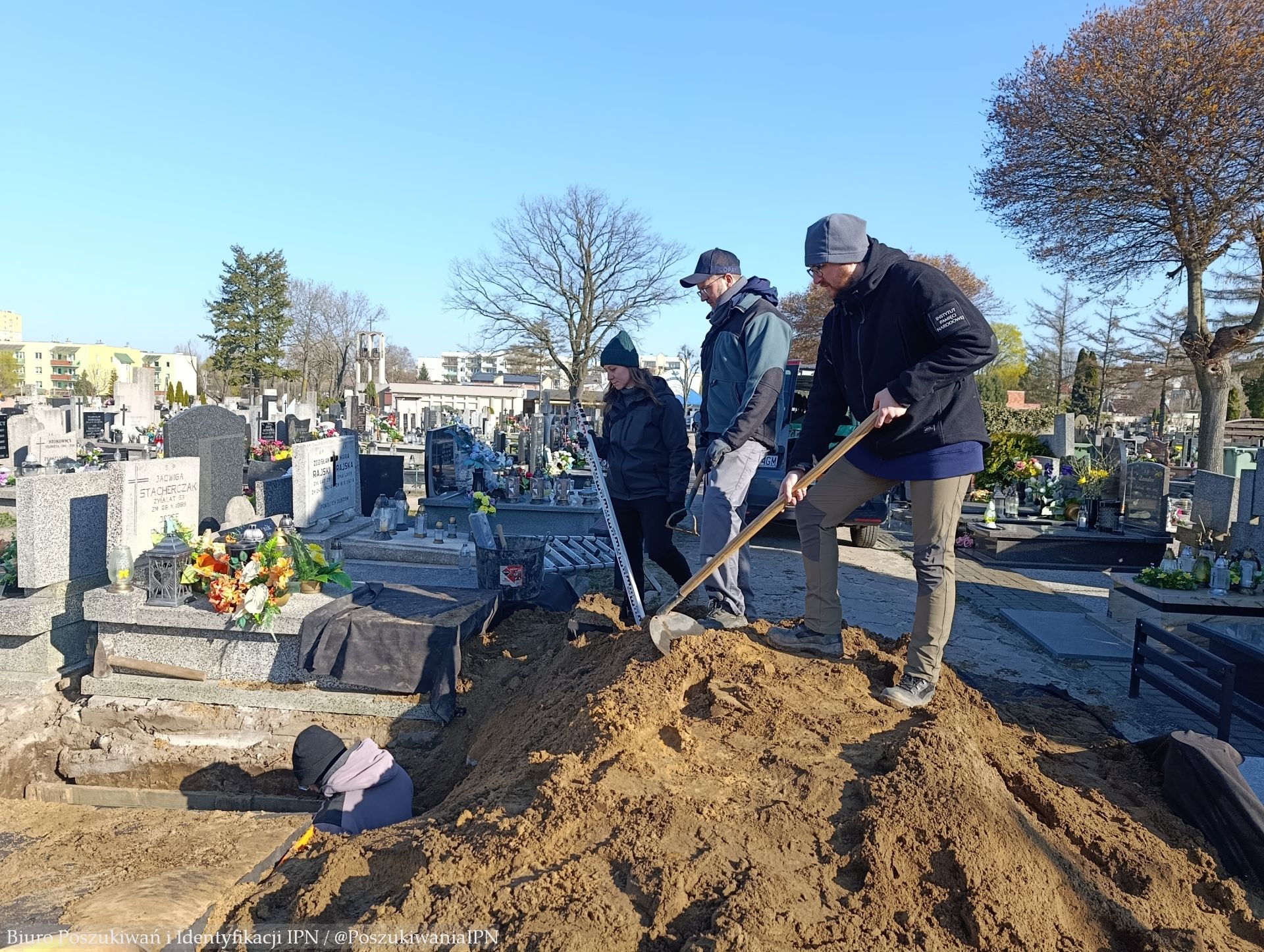 Prace poszukiwawcze ofiar niemieckiego obozu dla młodzieży w Łodzi. Zespół IPN odnalazł szczątki kolejnego nastolatka