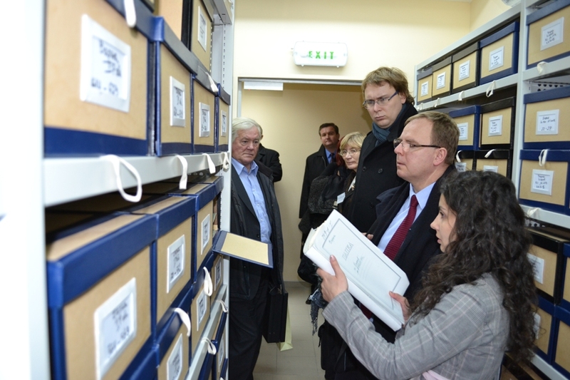 visit to the COMDOS archives