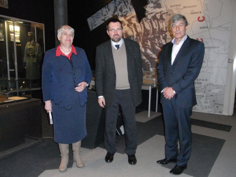 Official visit to the Museum of Russia’s Contemporary History. From the left: Siergiej Archangiełow, Director of the Museum, Dr. Władysław Bułhak, Tamara Kazakowa, Deputy Director of the Museum
