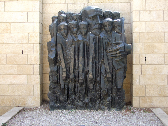 Monument of Janusz Korczak at Yad Vashem