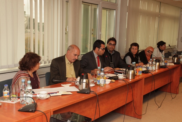 Respresentatives of Tunisian government and non-governmental organisations during the meeting in IPN