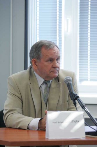 prof. dr hab. Jan Pięta