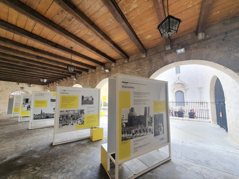 The IPN’s exhibition in front of St. Nicolas Basilica in Bari, Italy