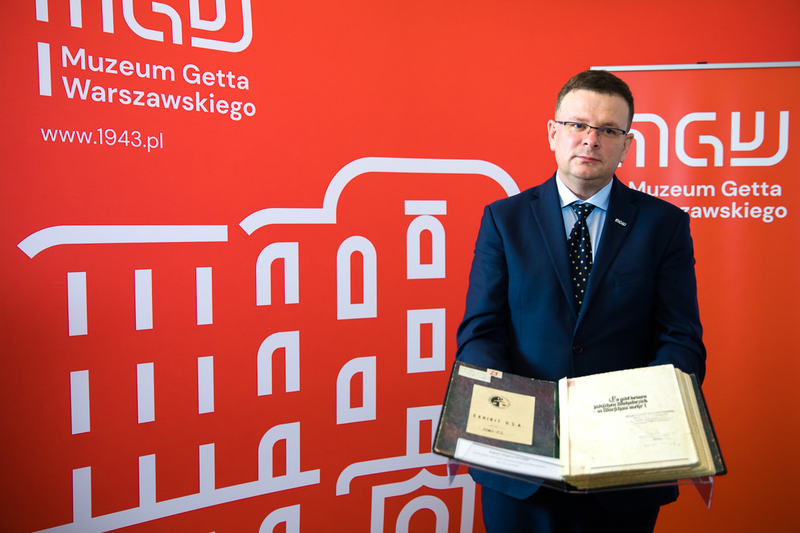 Press conference devoted to loaning the Stroop Report to the Warsaw Ghetto Museum
