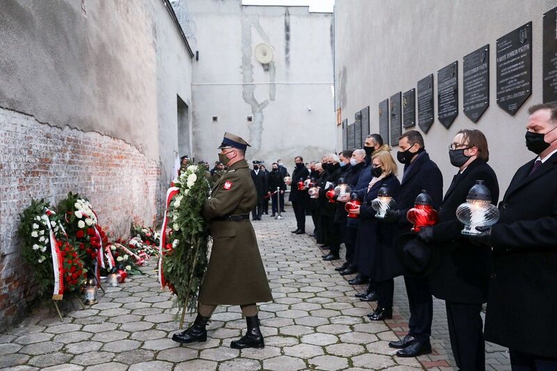 Unveiling of the WiN plaque at the Mokotów prison