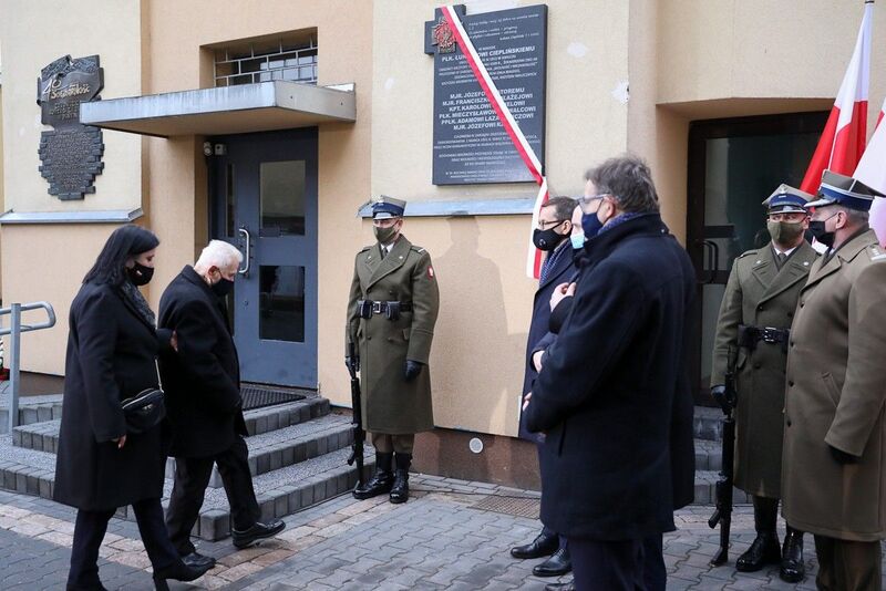 Unveiling of the WiN plaque at the Mokotów prison