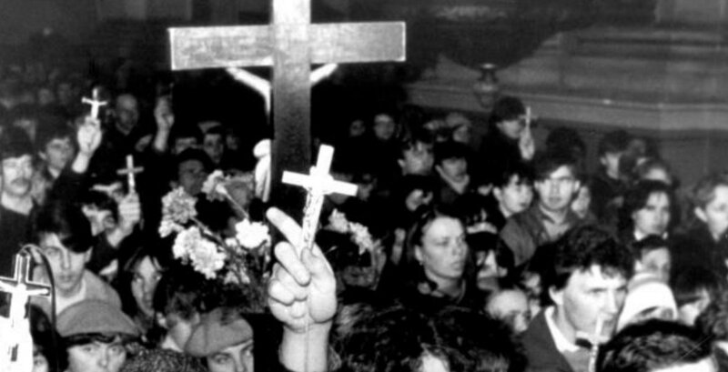 „Crusades”. Secular Catholics in defence of the cross and religion lessons.