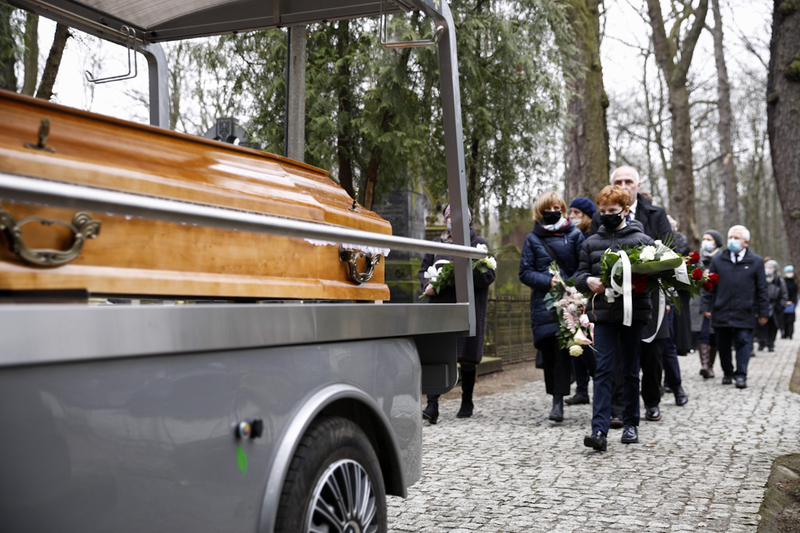 Funeral ceremony of Anna Koźmińska. Photo: Sławek Kasper (IPN)