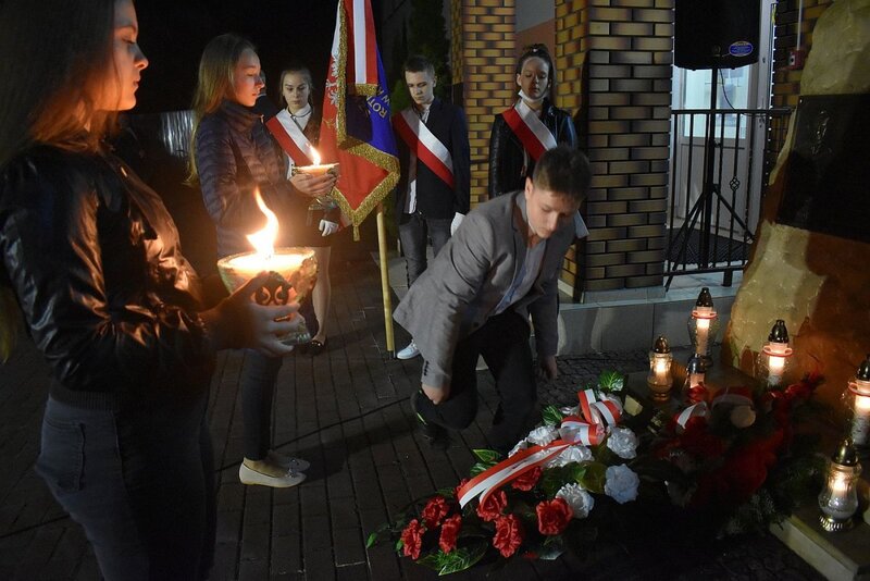 Candles in Pilecki&#039;s memory lit in Kierz Niedźwiedzi