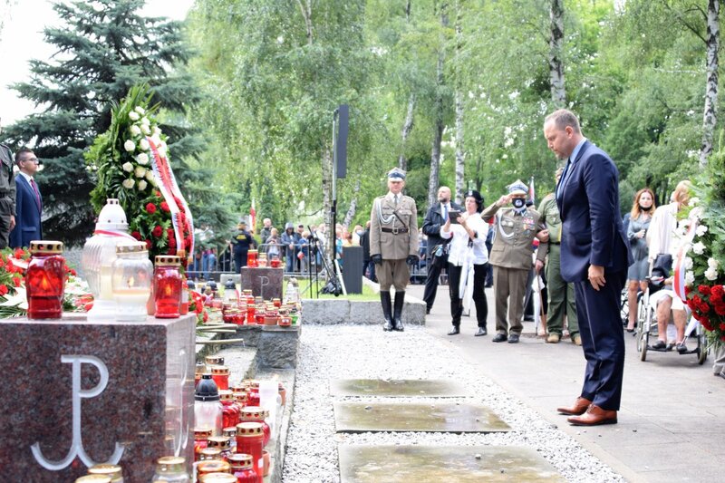 The IPN&#039;s President honouring Warsaw Insurgents at the Powązki cemetery