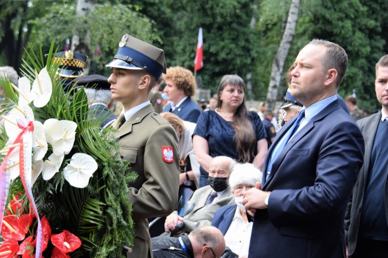 The IPN's President honouring Warsaw Insurgents at the Powązki cemetery