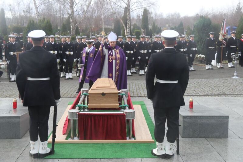 The funeral ceremonies of the late Captain Adam Rychel, the late Petty Officer 3rd Class Karol Martyński and the late Seaman Henryk Zając; 24 November 2021, Gdynia