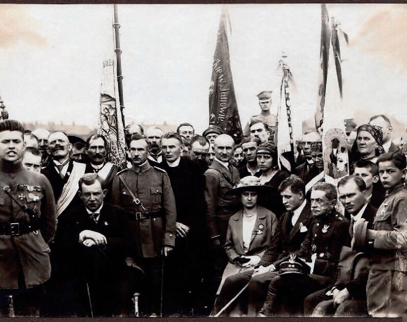 The handing over of a banner to the insurgents by the inhabitants of Lviv