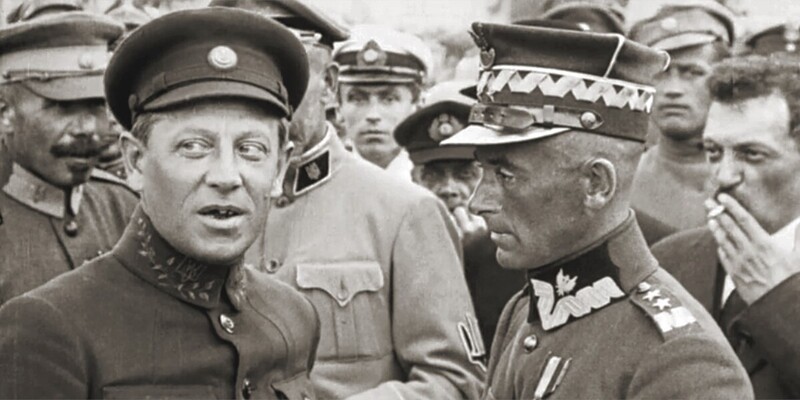 Kyiv, recaptured from the Bolshevik Russia, May 1920. Symon Petliura in conversation with General Edward Rydz-Śmigły. Photo: Wikimedia Commons/public domain