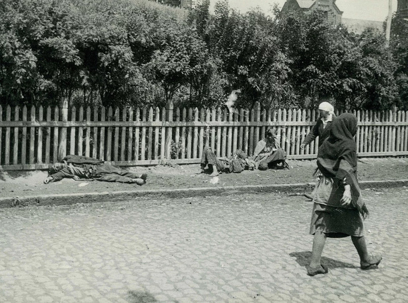 1932: Holodomor victims in Kharkiv